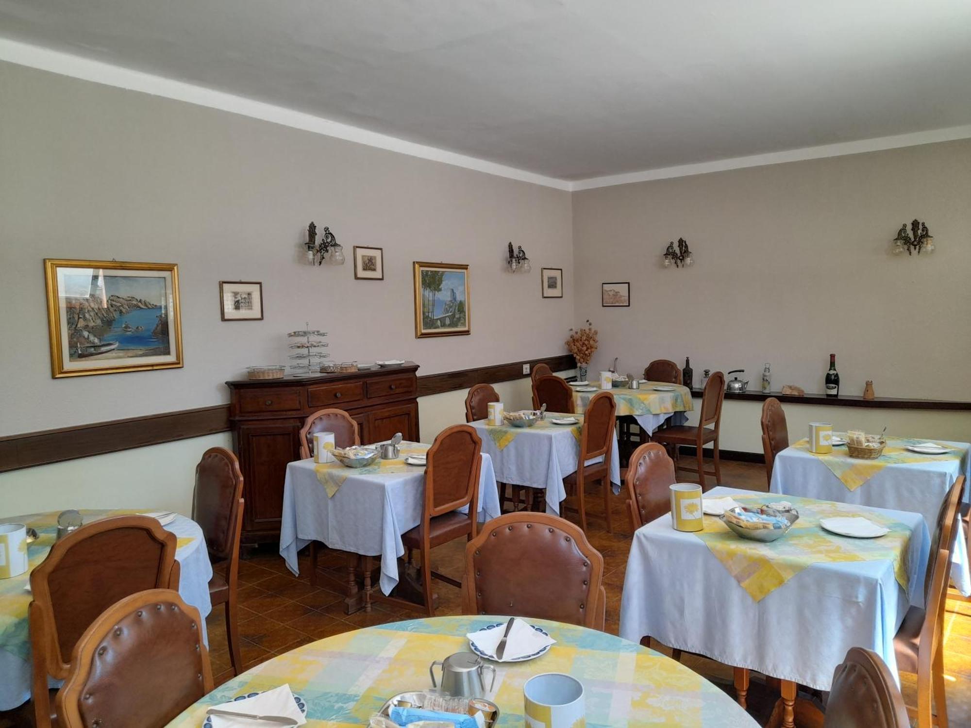 Hotel Florida Arona Zewnętrze zdjęcie