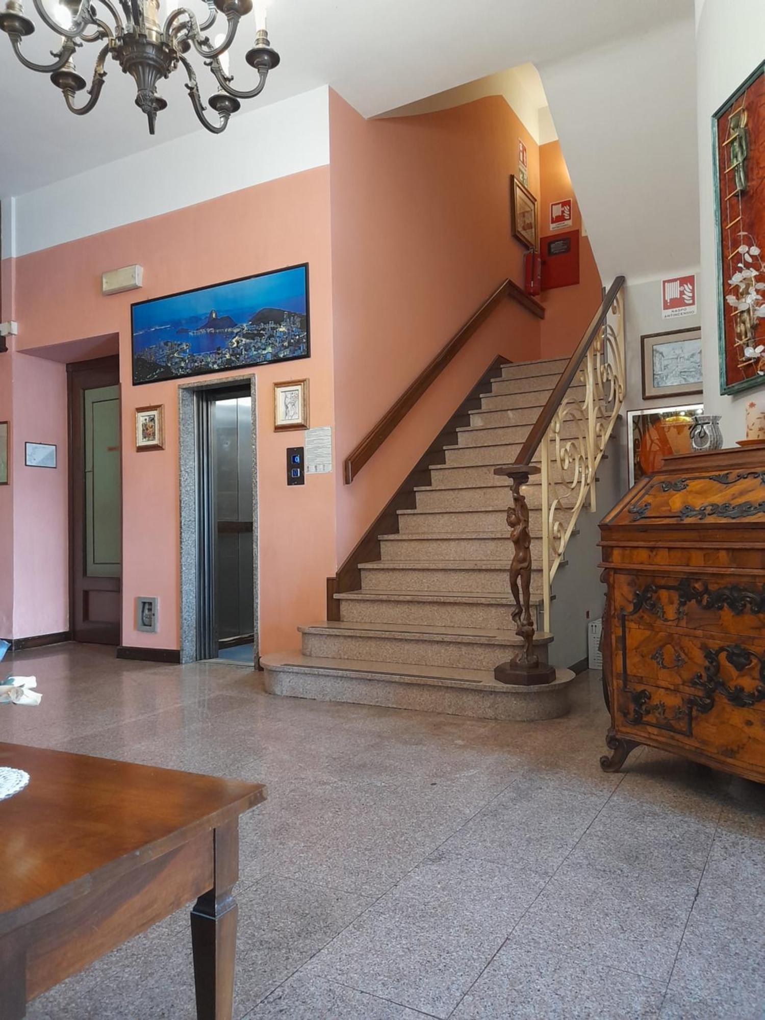 Hotel Florida Arona Zewnętrze zdjęcie