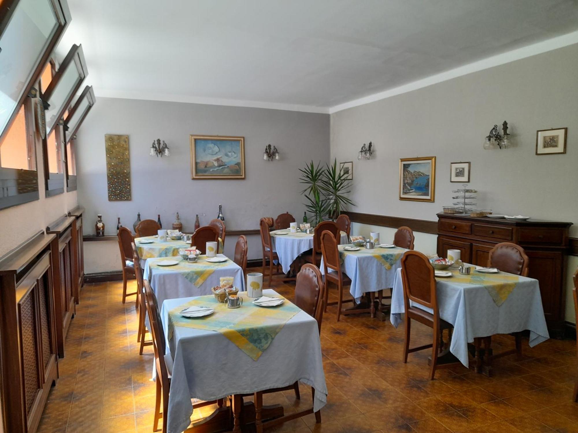 Hotel Florida Arona Zewnętrze zdjęcie