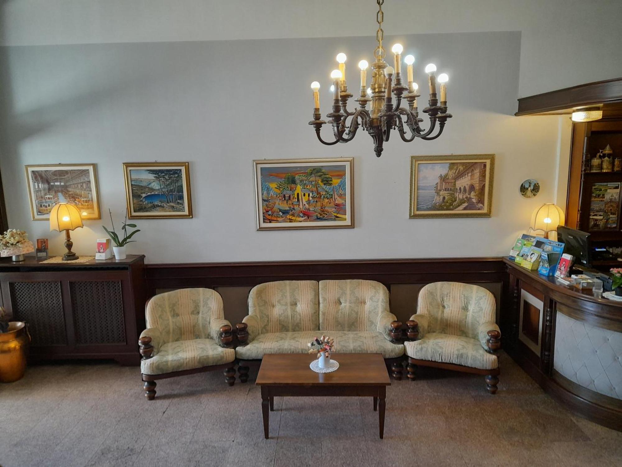 Hotel Florida Arona Zewnętrze zdjęcie